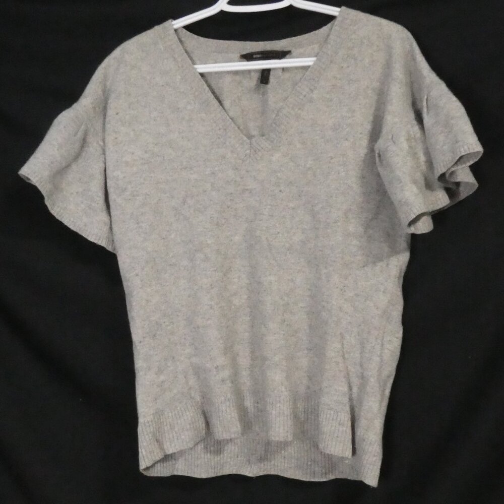 BCBG MAXAZRIA | medium | 100% Lambswool | Knitted Grey V-Neck Sweater